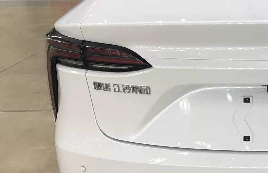 江铃雷诺合资后的新工厂新车型投产,首款车型定名“羿”