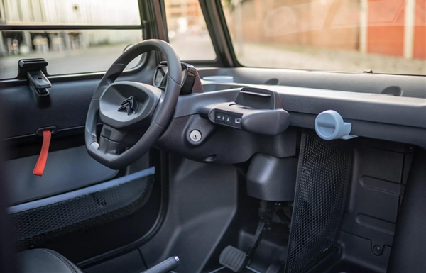 车头车尾傻傻分不清!雪铁龙微型电动车竟要量产了