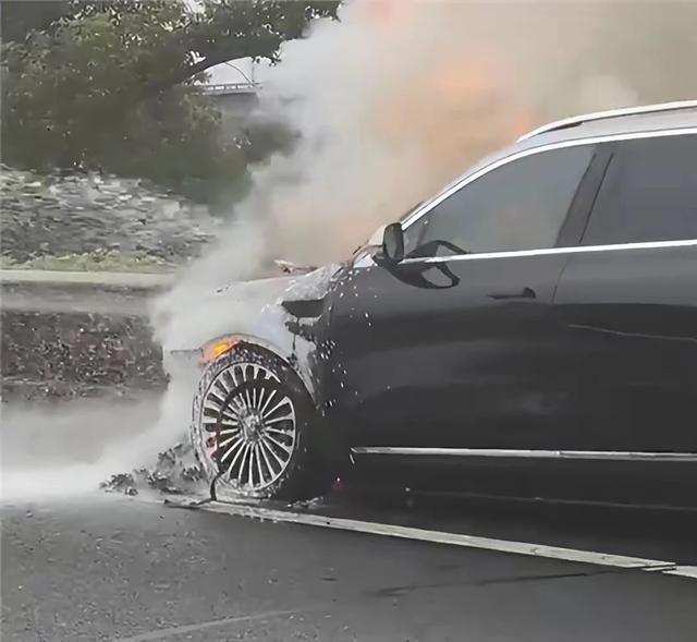 1740044863782114.jpg e73d4083ly1hyqzh8ox6sj20hs0gdq3p.jpg