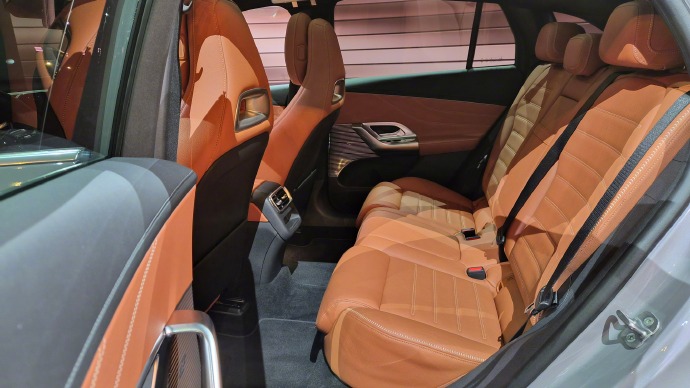 1757333911361549.jpg 001UrXrhgy1i55o4l2ag0j63341qkx6p02.jpg